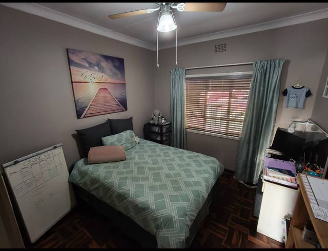 4 BEDROOM FREEHOLD FOR SALE IN OOS EINDE